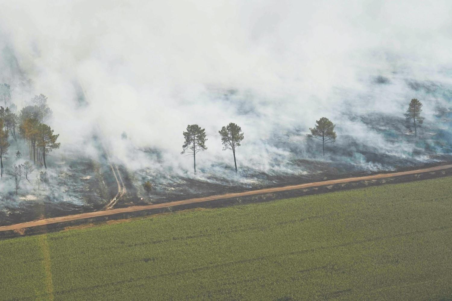 France orders 4,000 more evacuated as fires continue
