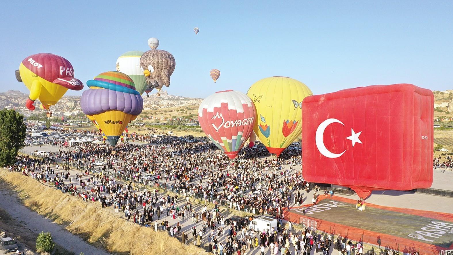 Balloons dazzle Türkiye’s Cappadocia