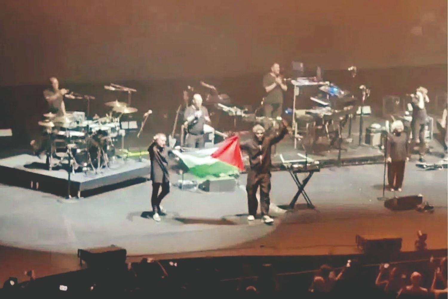Massive Attack banned from Singapore over Palestinian flag