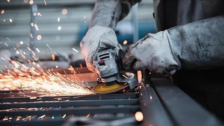 German industrial orders rise but war, dry rivers cloud outlook