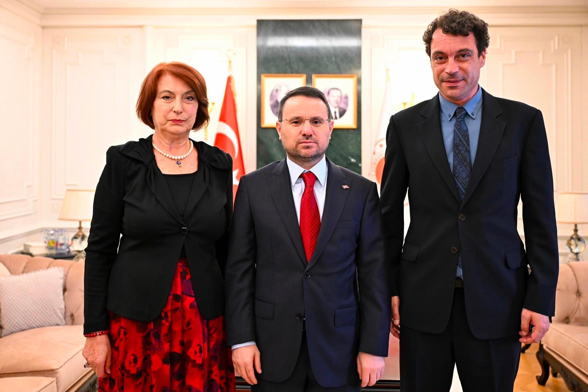 Mumcu family meets justice minister over 1993 killing