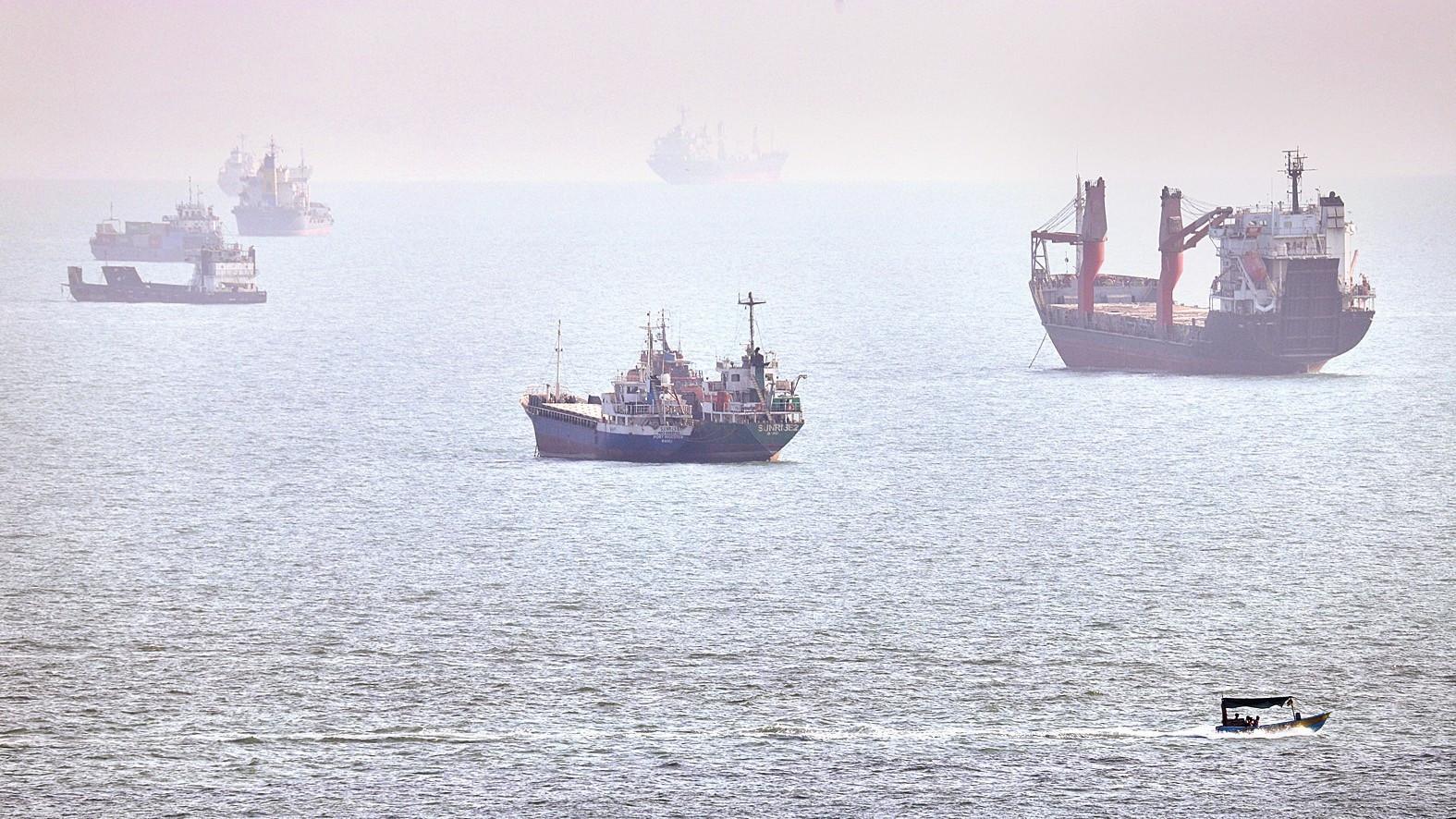 Iran insists on new demands to reopen Strait of Hormuz