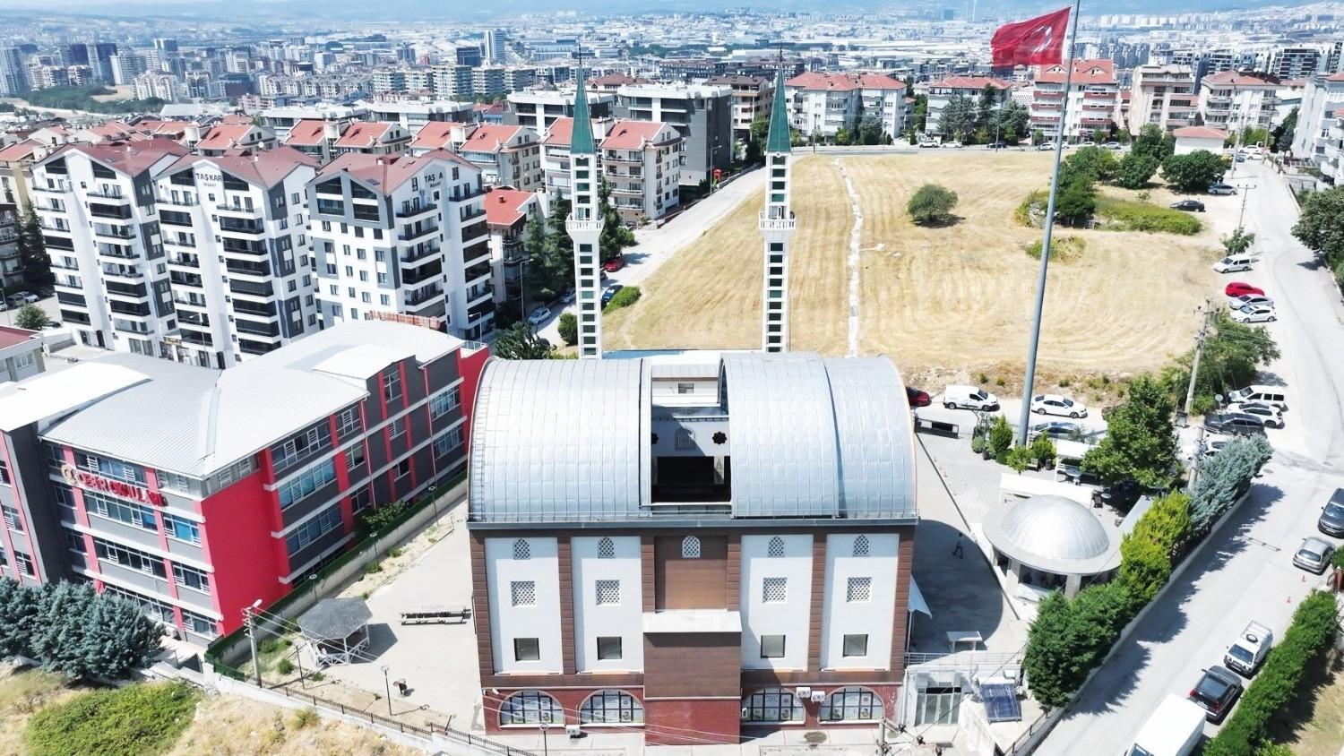 Bursa mosque features a remote control dome