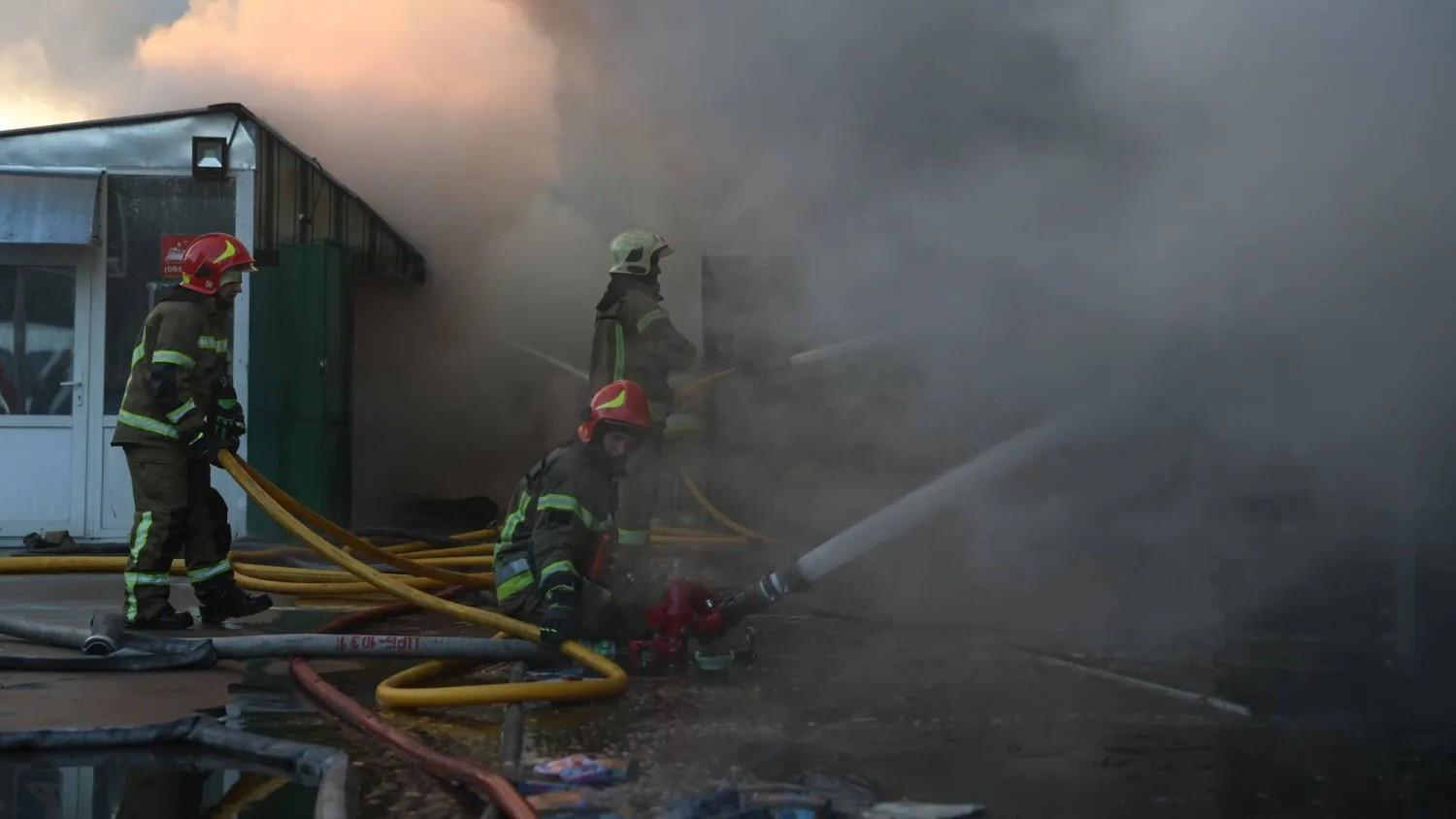 Mass drone attack on Moscow as Russian strikes kill three in Ukraine
