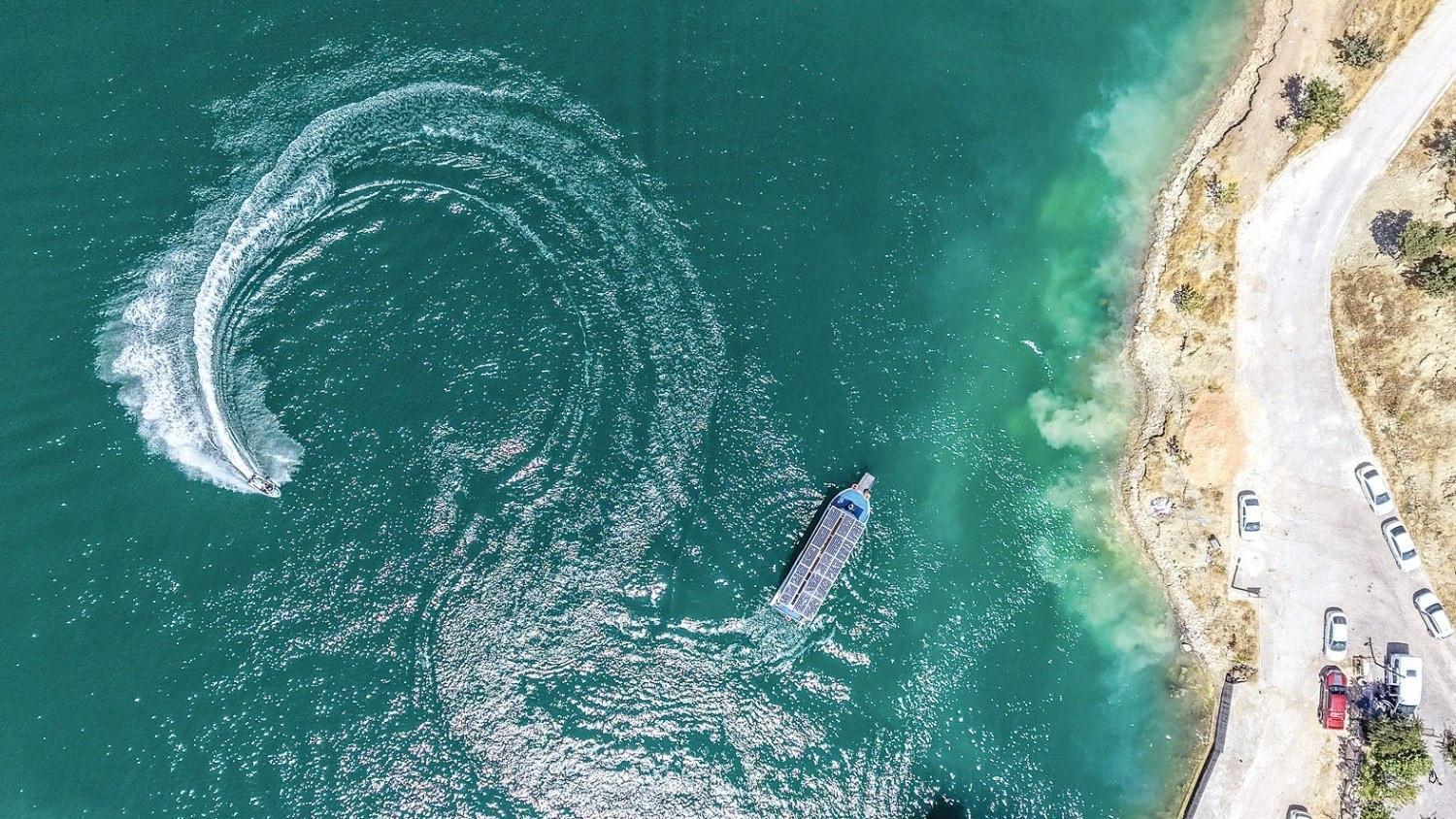 Solar boat explores four southeastern provinces