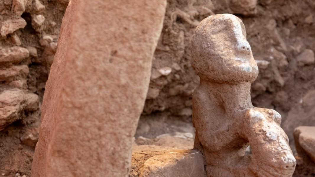 11,000-year-old sculpture found in Karahantepe