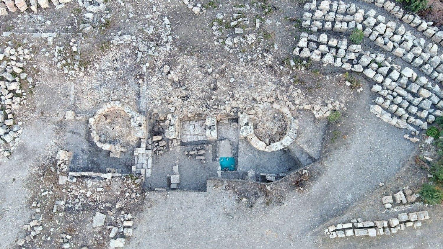 Hadrian statue restored at Kibyra