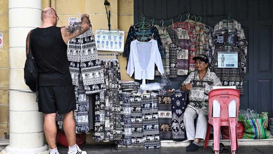 Thailand warns 'problematic' tourists could face deportation