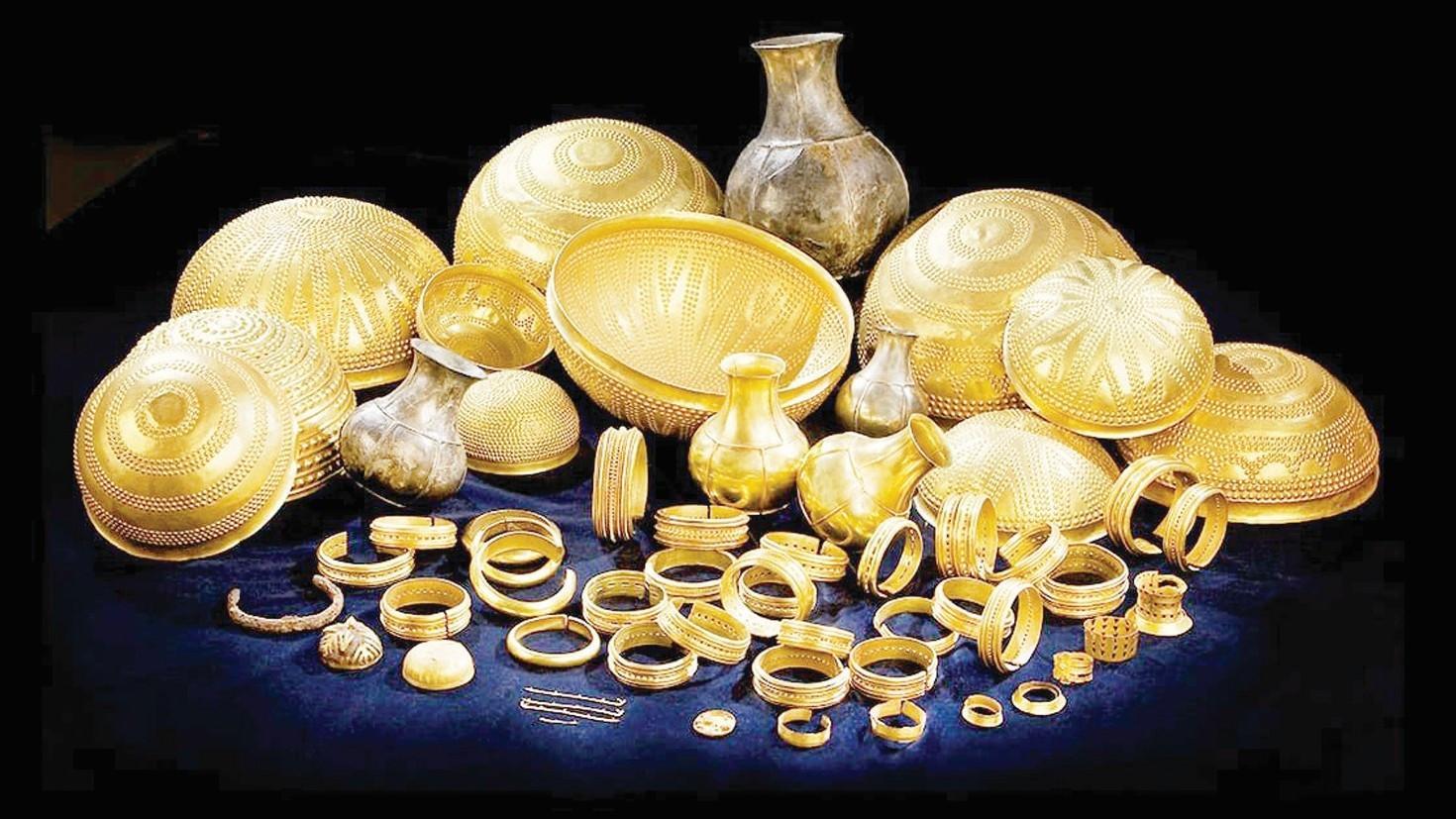 Thieves stage lightning raid on Bronze Age gold in Spain