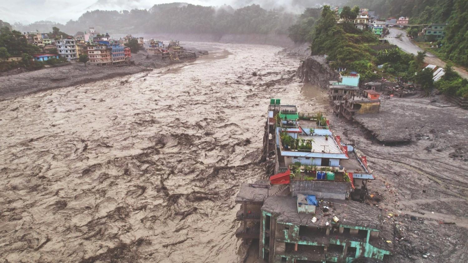 Nepal toll surges as rescuers struggle through ‘unimaginable’ disaster