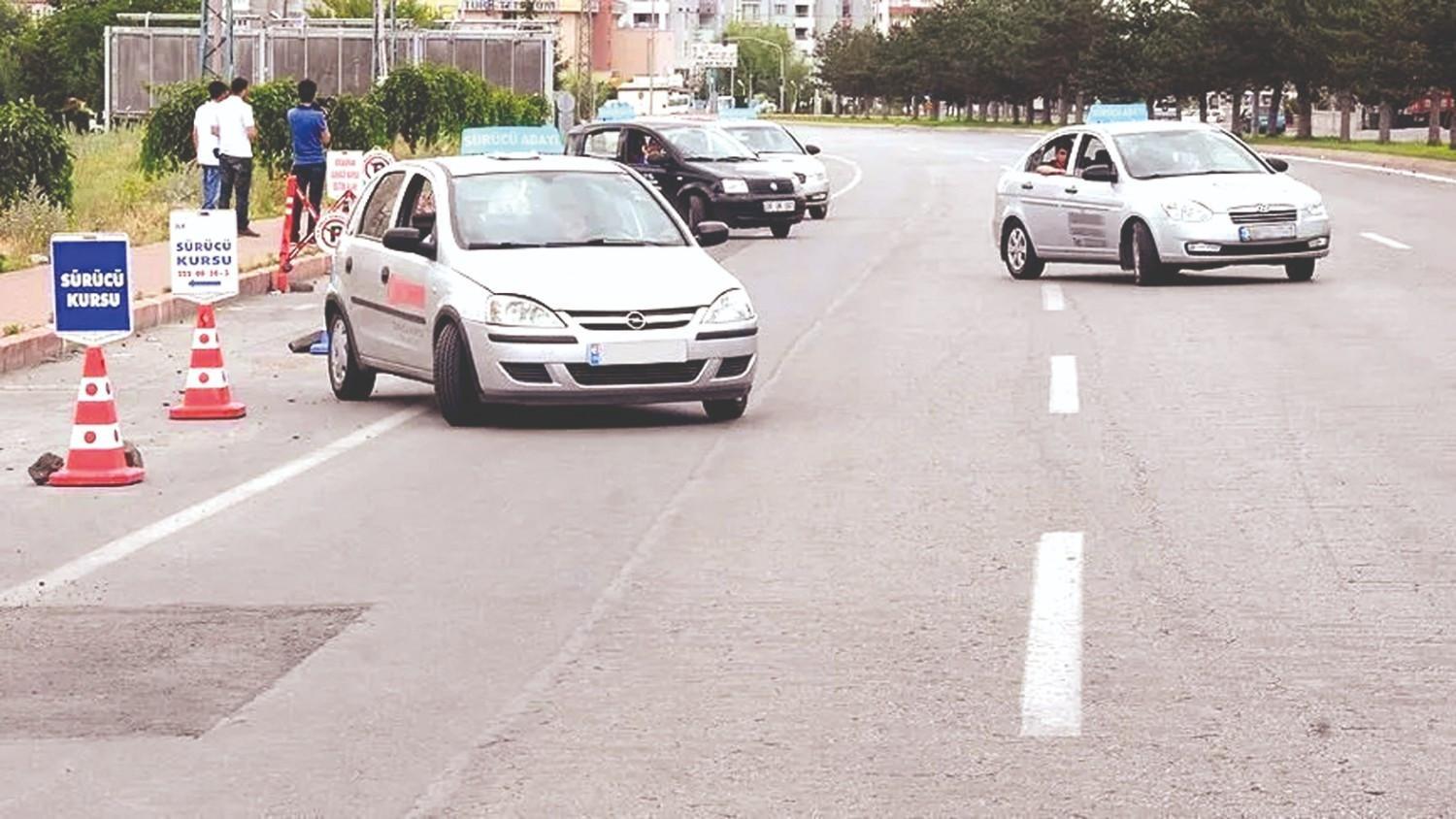 New driving exams to swap fixed routes for real traffic