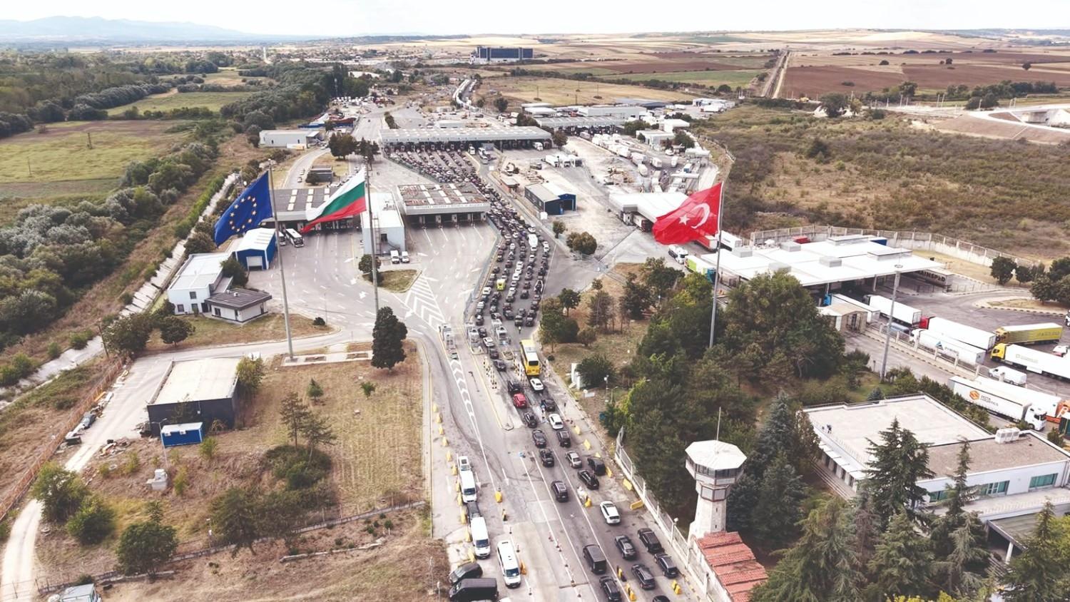 Thrace gates record 3.7 million travelers in expat season