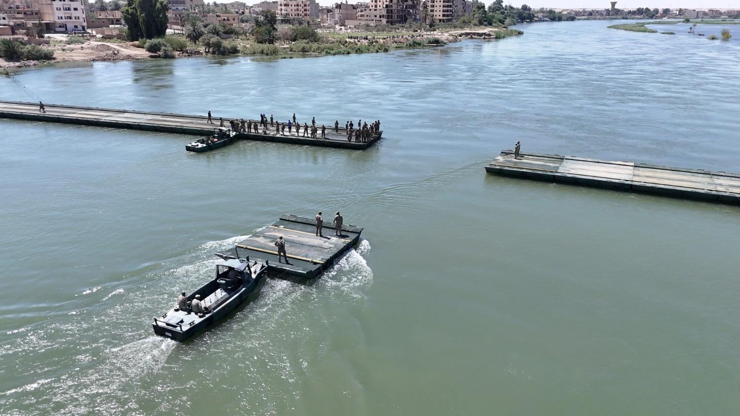 Turkish, Syrian armies complete floating bridge over Euphrates River