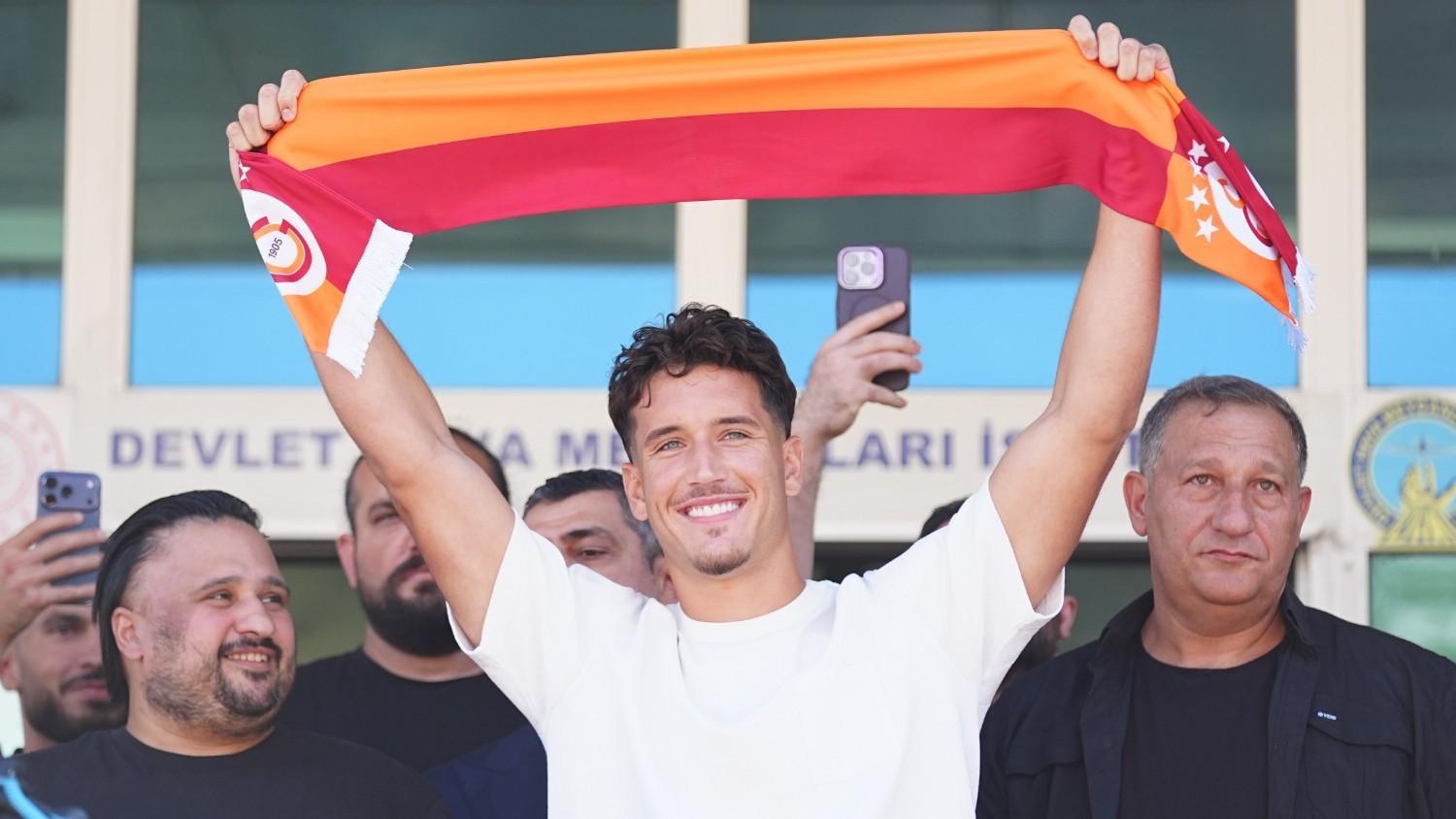 Galatasaray makes late additions to squad