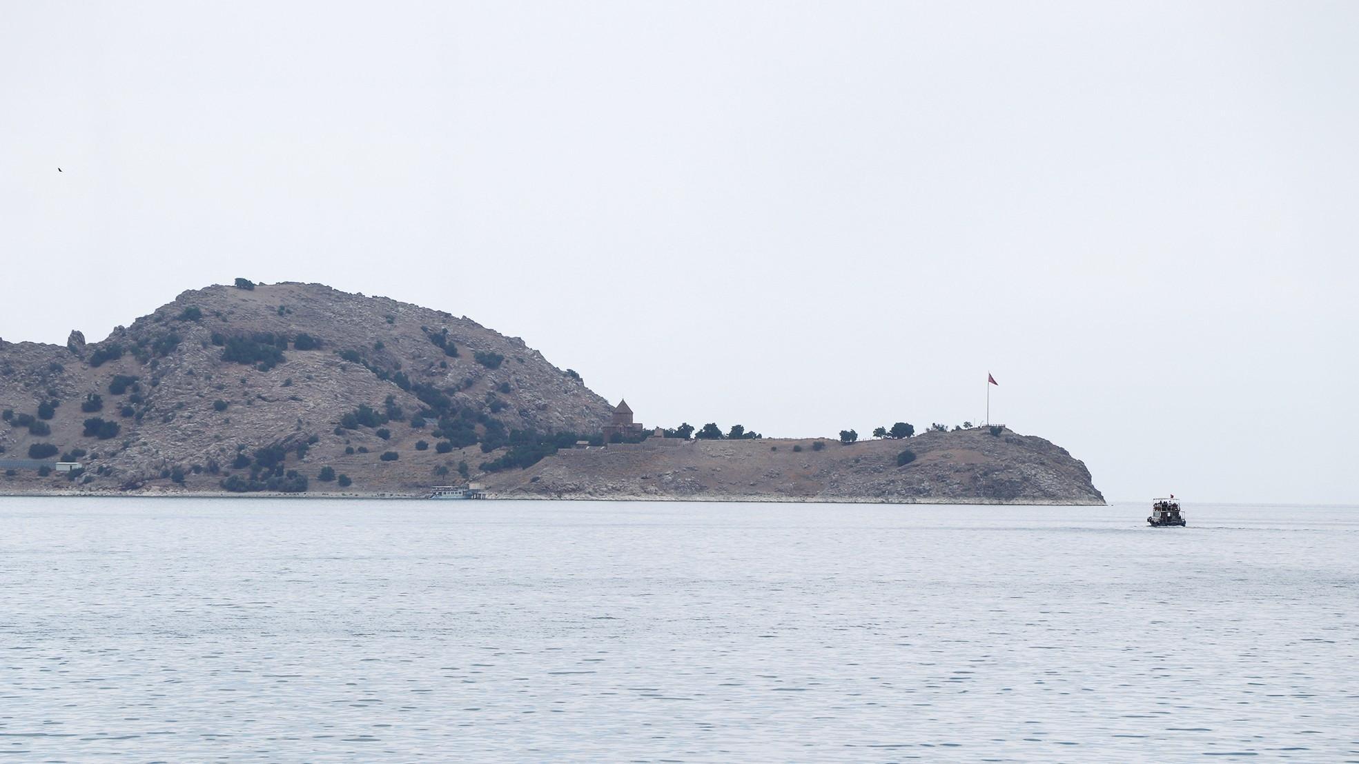 Historic church on Akdamar Island readies for 14th mass