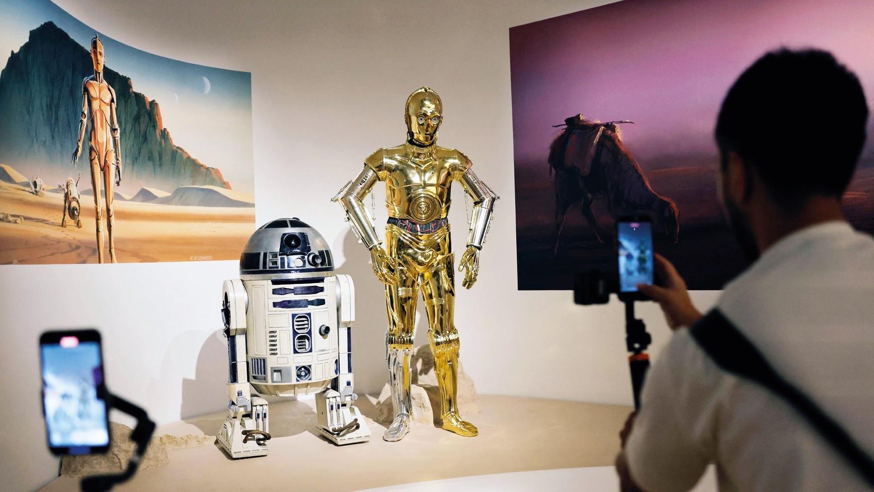George Lucas unveils art galaxy at his new LA museum