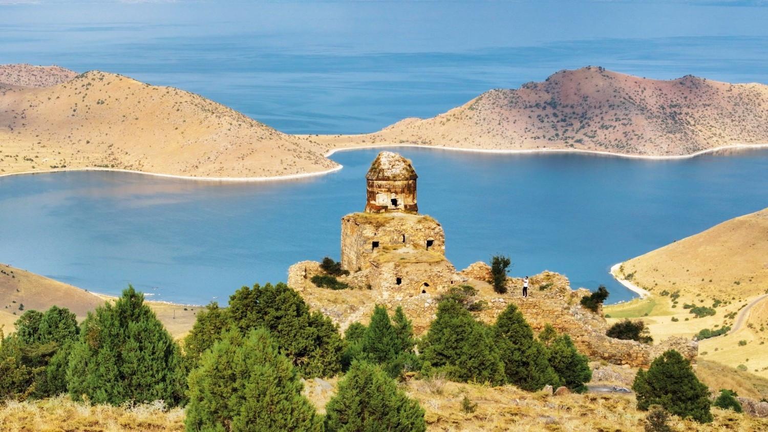 Deveboynu Peninsula new tourism destination in Van