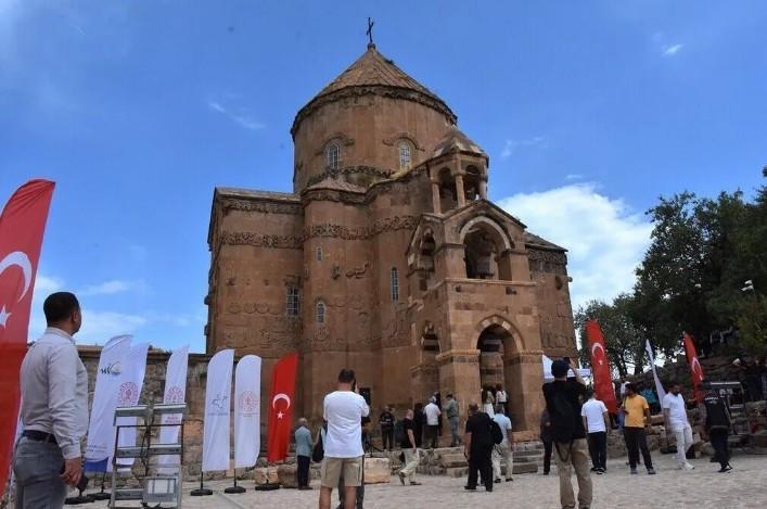 Worshippers gather at historic church on Akdamar Island for annual service