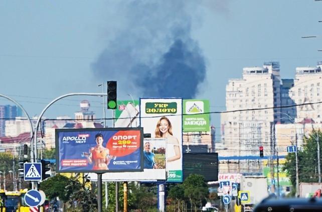 Ukraine's economy hobbled by Russian strikes