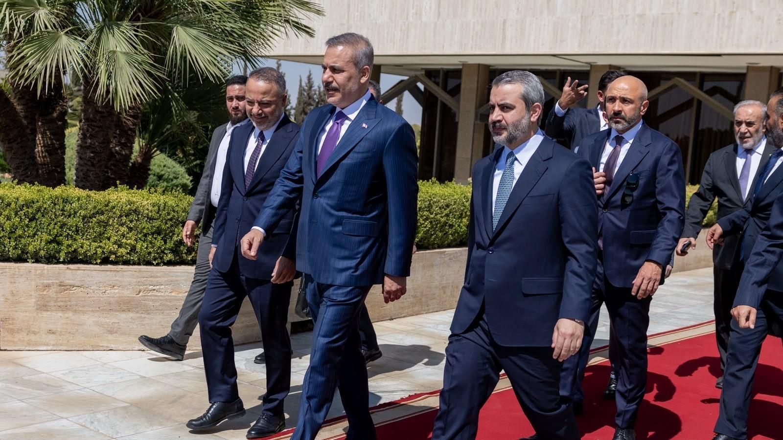 Turkish foreign minister due in Syria for key talks