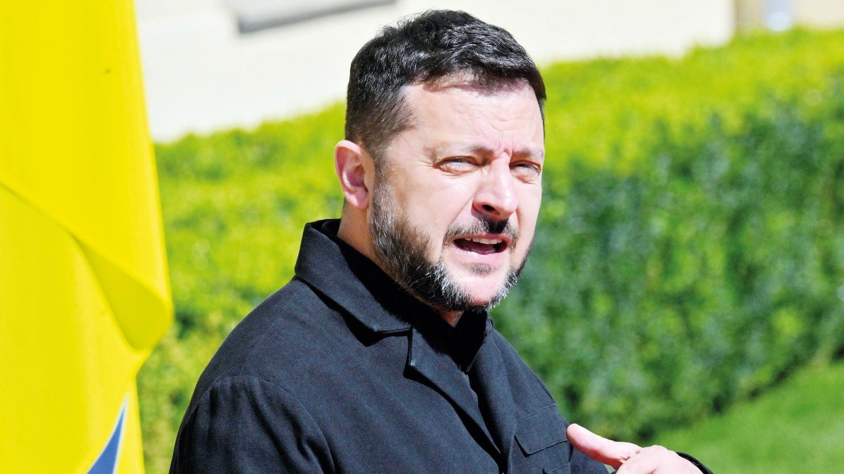 Zelensky says Ukraine ready for 'de-escalatory steps'