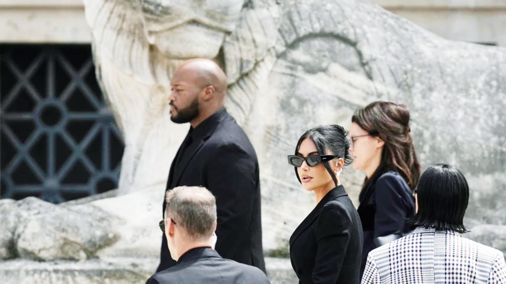 Kardashian awarded 1 euro for 2016 Paris robbery