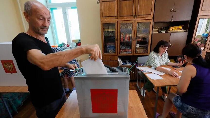 Putin’s party set to retain majority as Russians vote