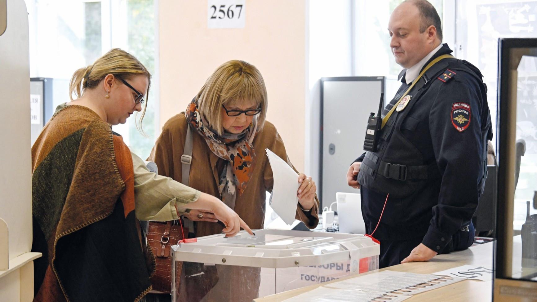 Mass drone barrage on Moscow kills two on election day