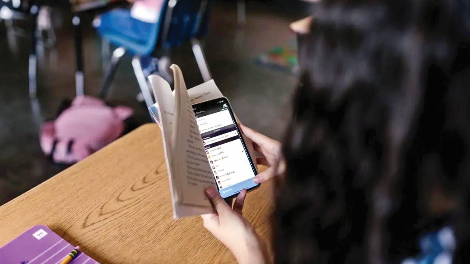 Mexico joins countries banning cell phones in schools