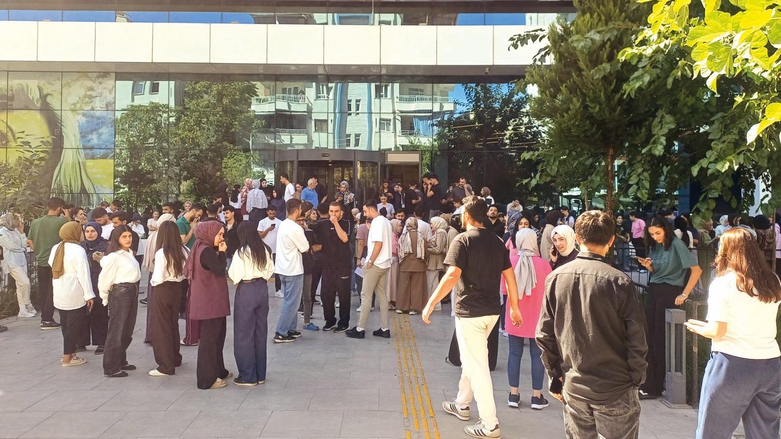 5.4 magnitude quake causes panic in Türkiye’s southeast
