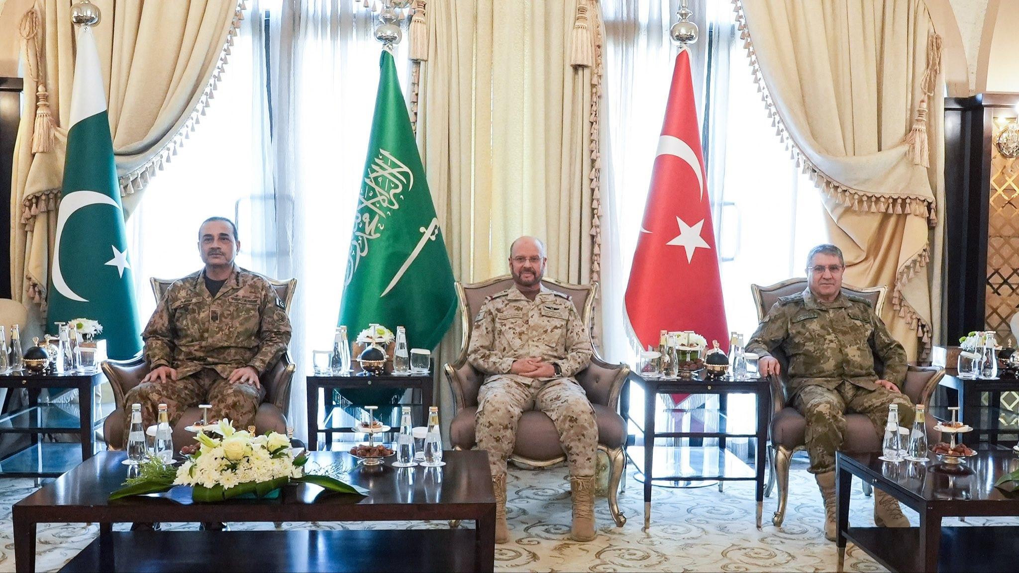 Mecca pact allies hold urgent talks after Houthi attacks