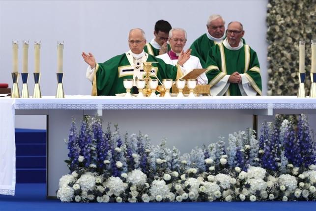 Pope urges French bishops to ‘persevere’ against clerical sex abuse