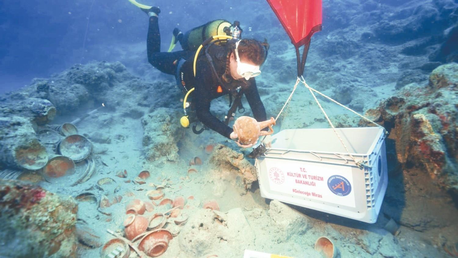 2,100-year-old shipwreck reveals ancient luxury tableware