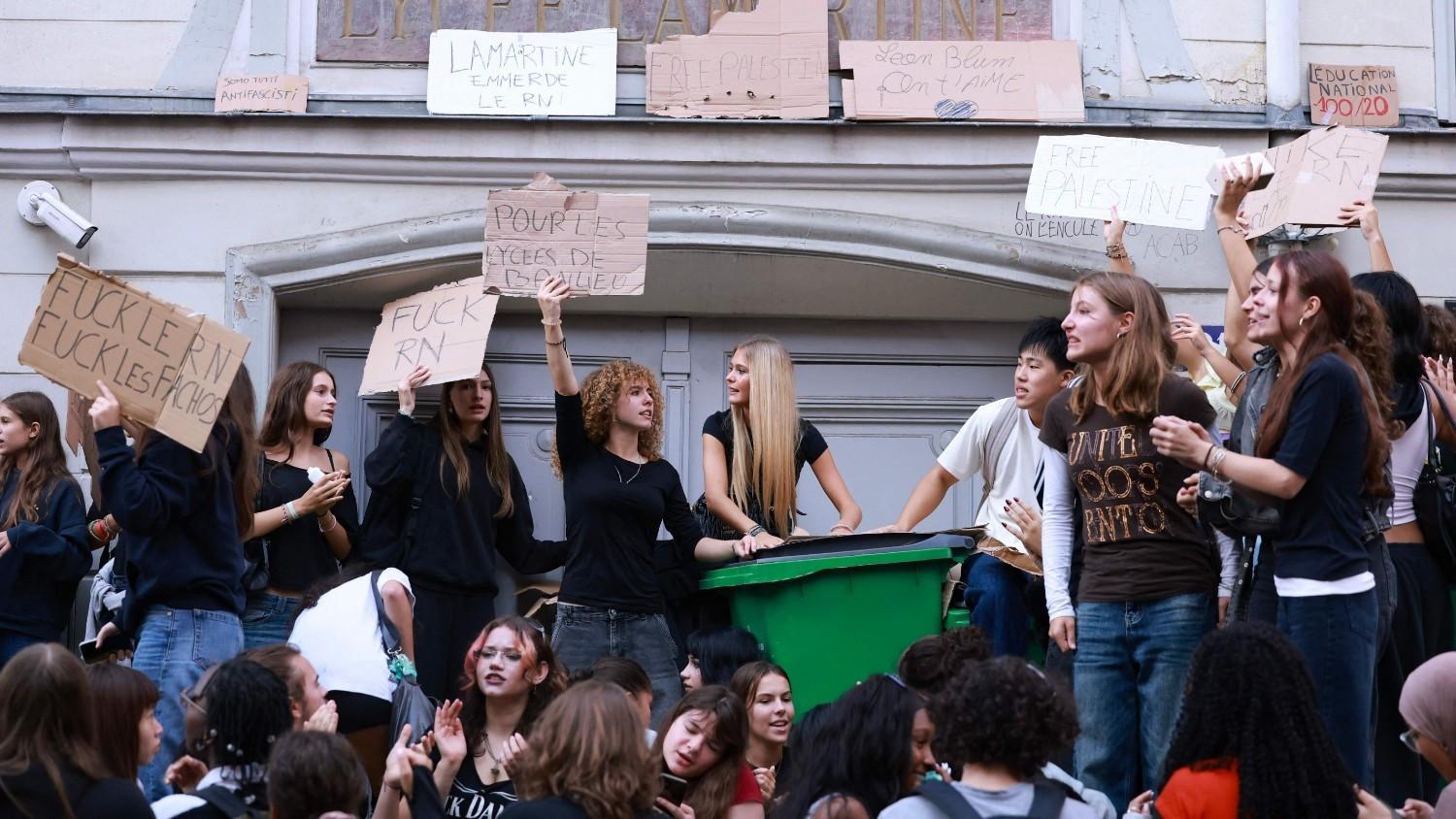 Protesting French teens, police clash
