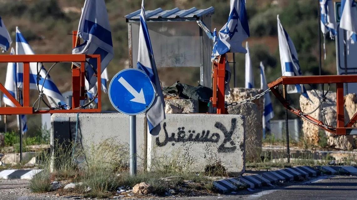 Over 100 settlers attack West Bank village in latest rampage