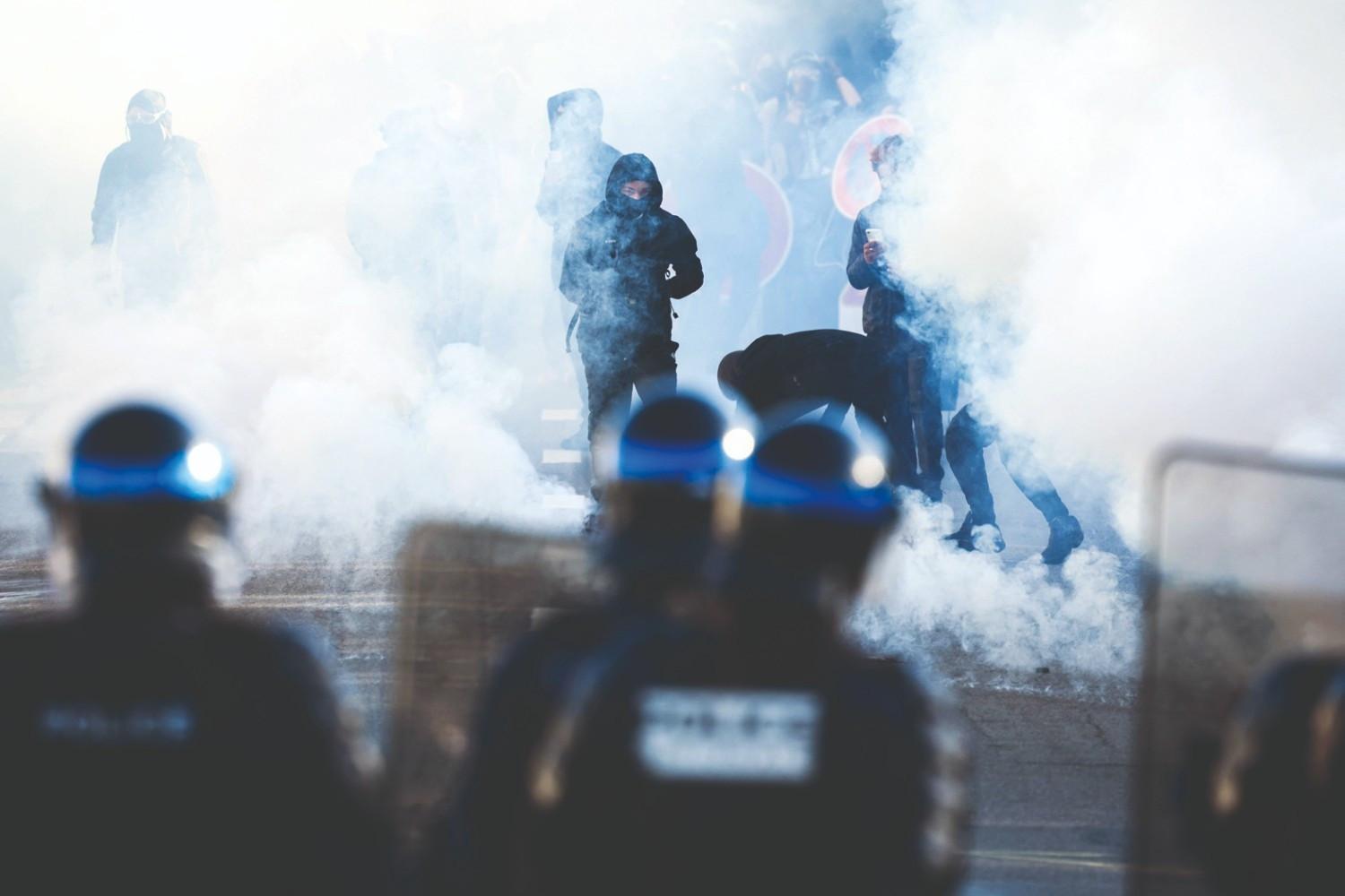 Hundreds of French high schools shut as new violence erupts