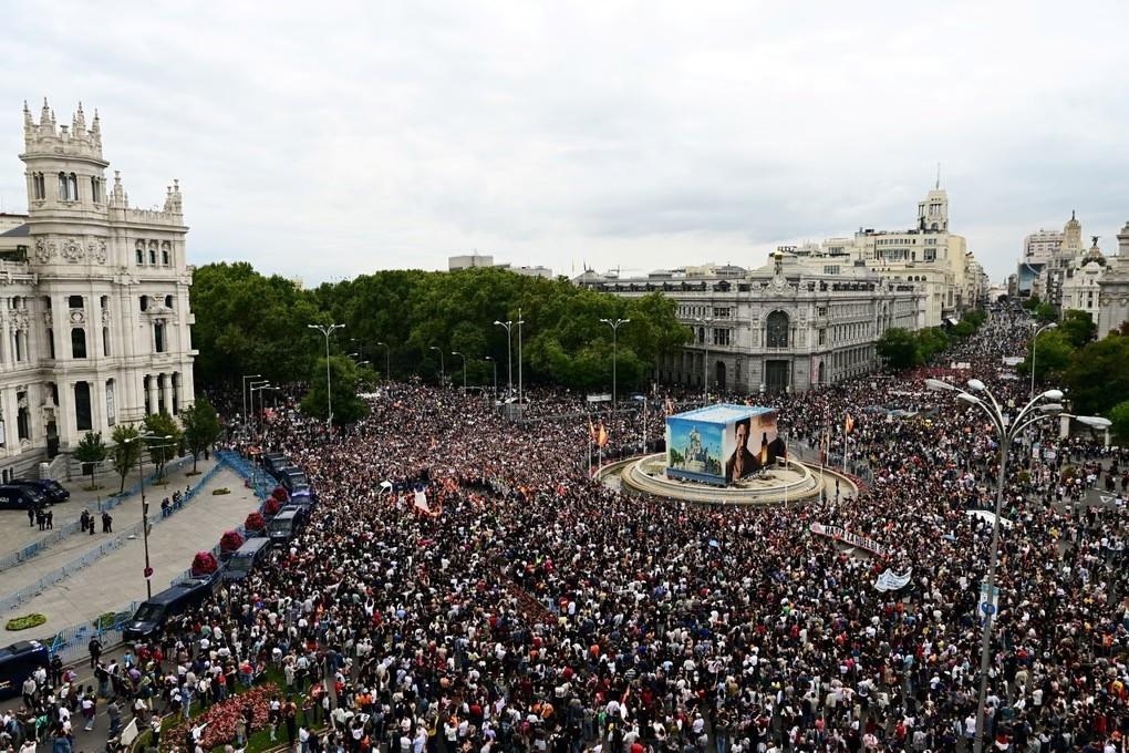 Thousands protest in Spain after housing relief rejected