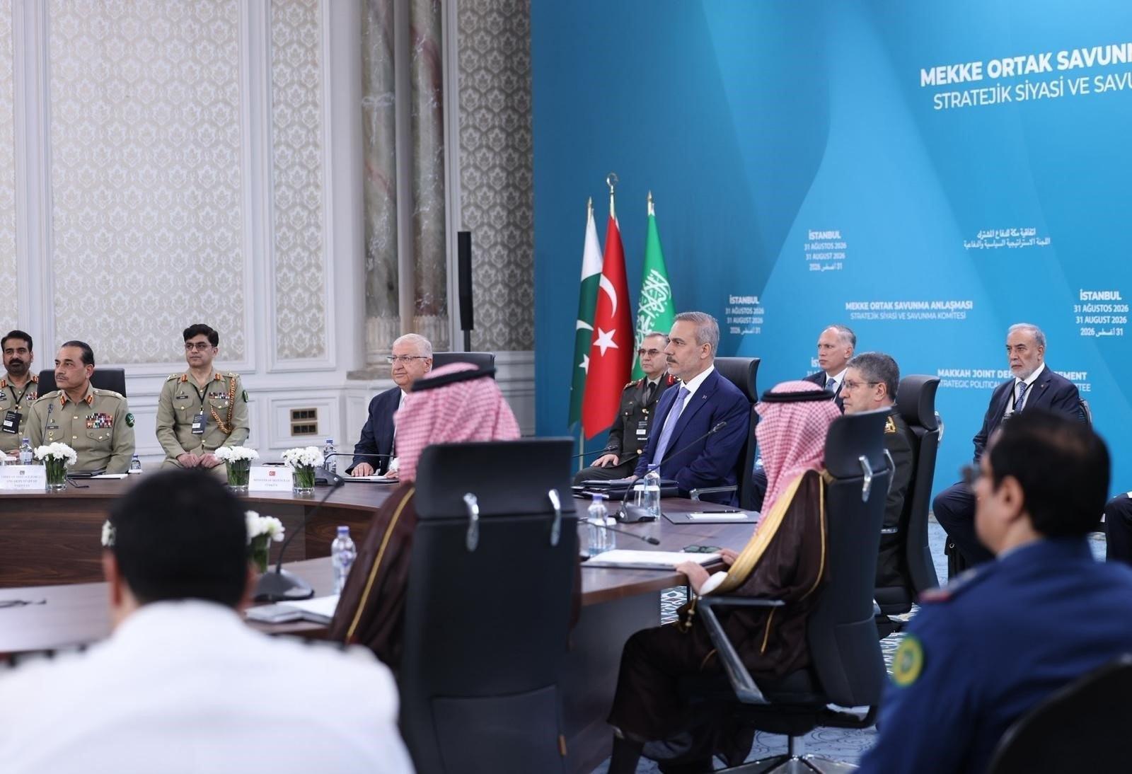 Türkiye, Mecca pact allies to discuss regional security in Riyadh