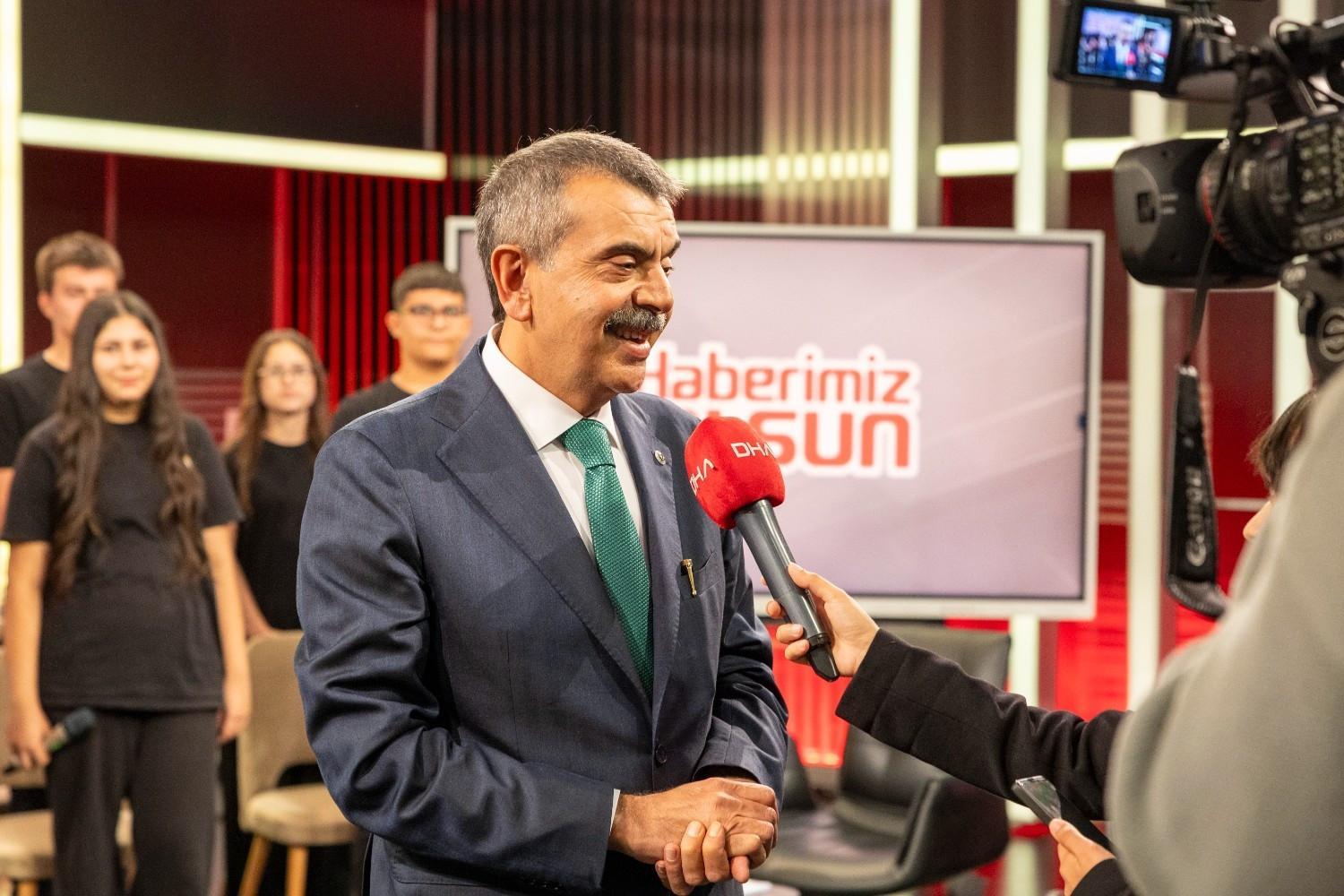 Minister Yusuf Tekin visits Demirören media high school
