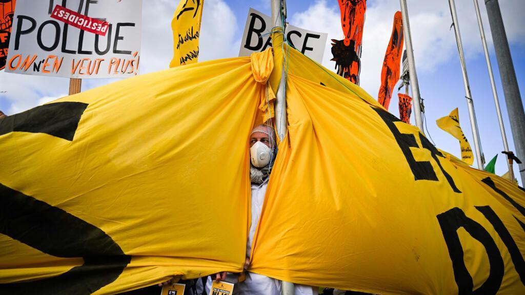 Europe out to support chemicals industry, but at a price