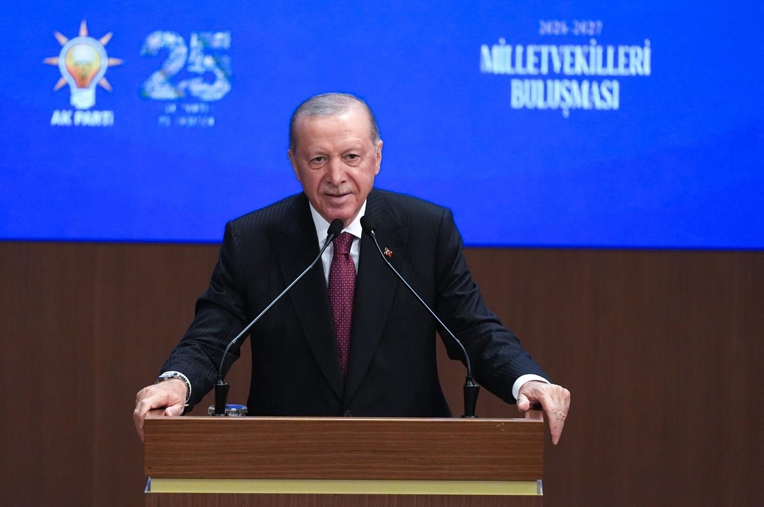 Erdoğan vows to deliver for İzmir as mayor joins AKP