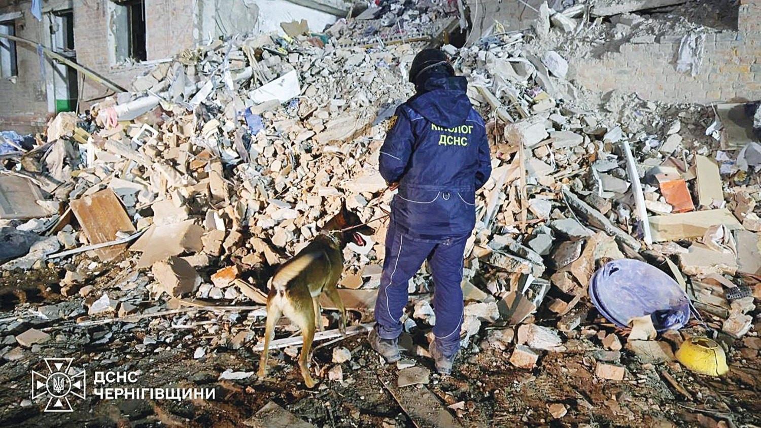 Russian strike on buses kills 12 in Kramatorsk