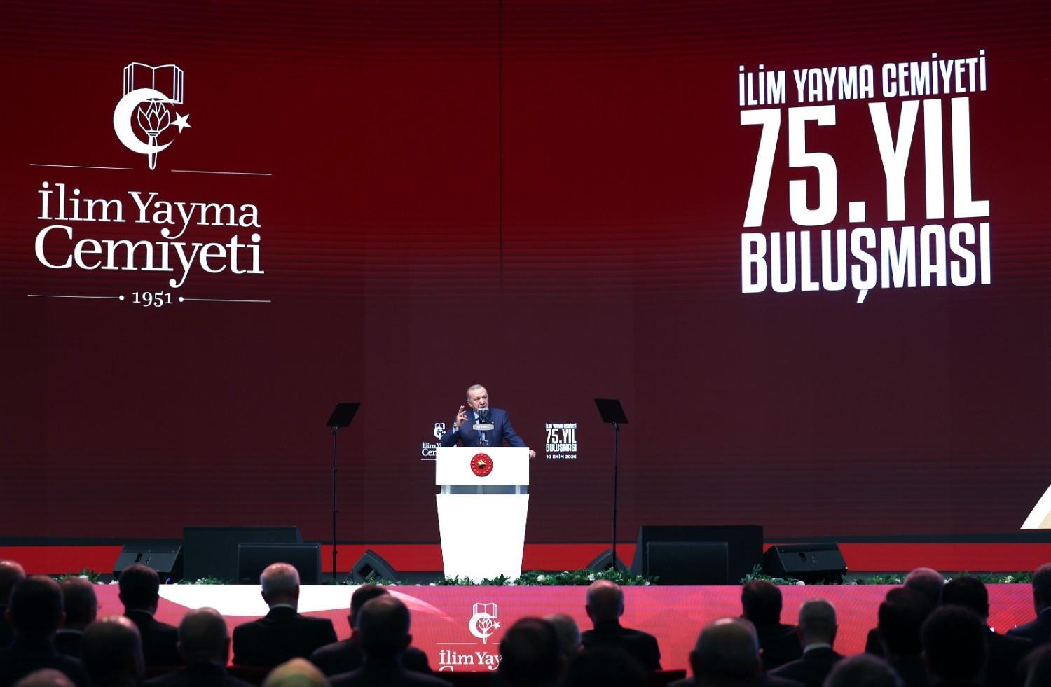 Erdoğan warns of ‘tech oligarchs’ targeting young people