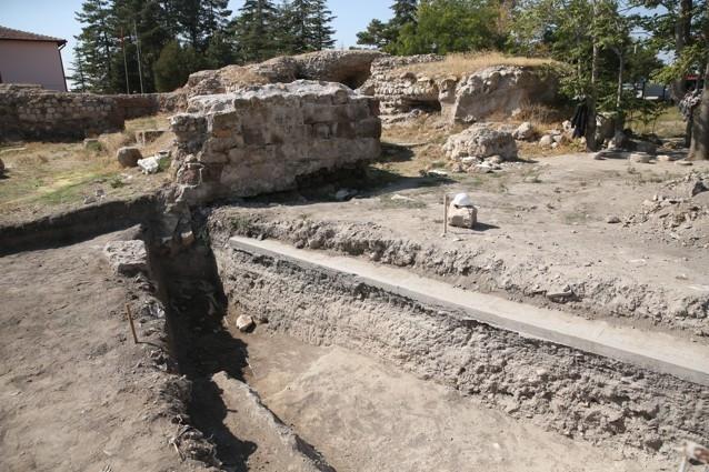 Excavations resume at ancient Tyana Roman Baths