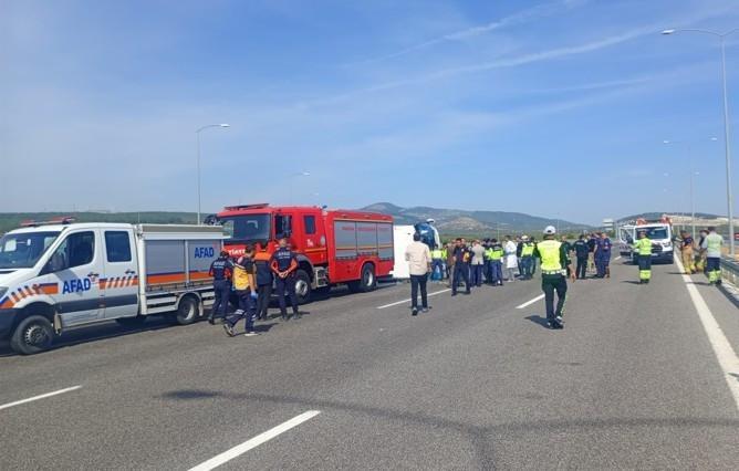 11 killed, more injured in bus-tow truck crash in Manisa