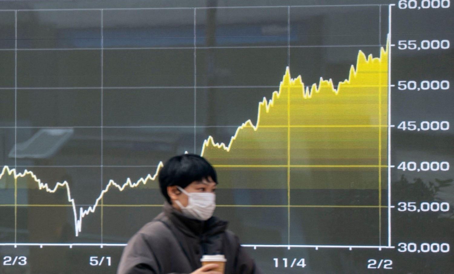 Stocks mixed as oil prices slip after Trump hails 'energy ceasefire'