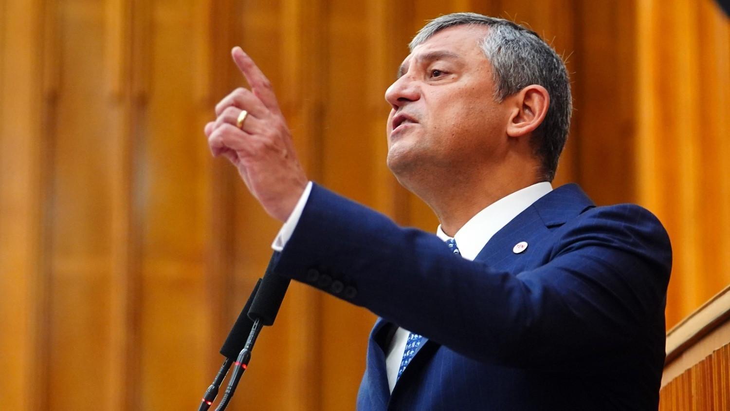 Özel accuses gov’t of trying to cover up fund crisis