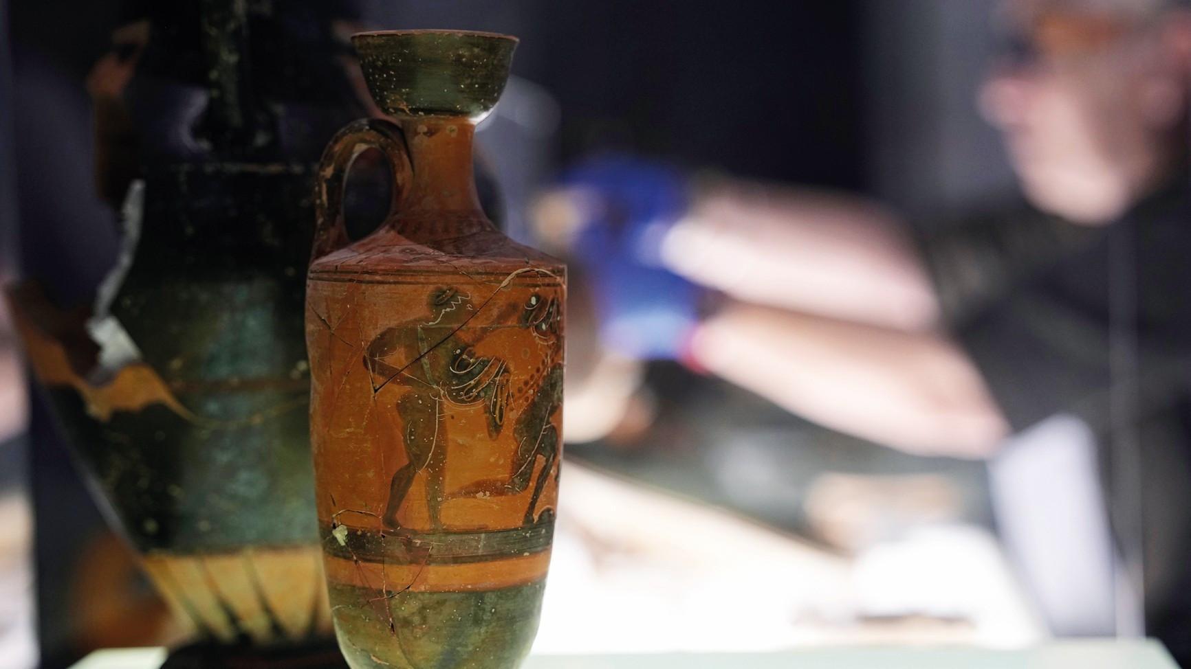 Israel returns 22 artifacts to Greece