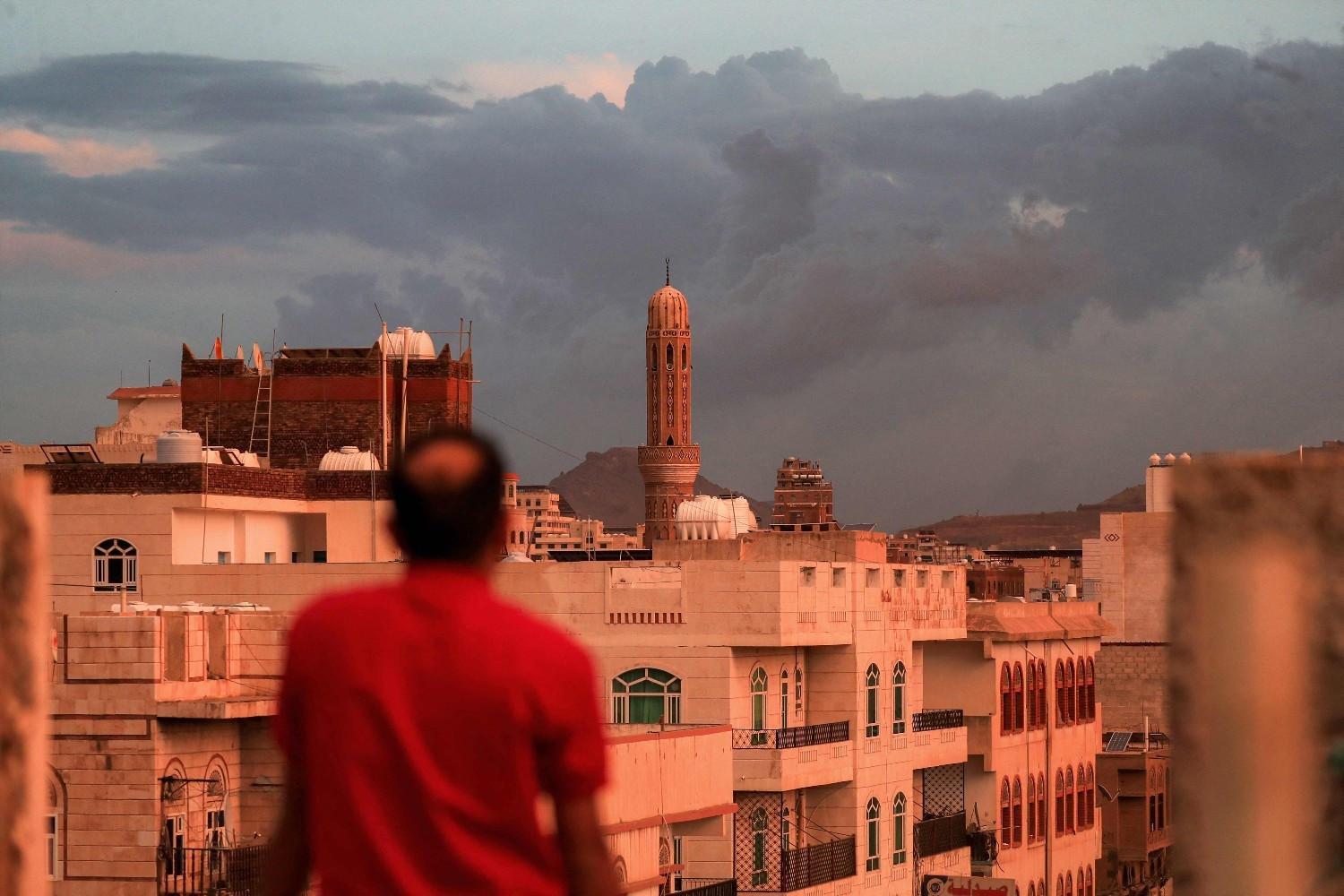 Houthi attack on Aden presidential palace kills five