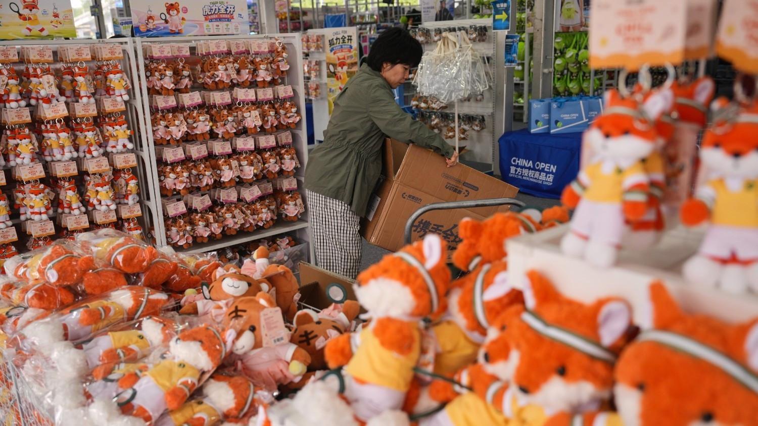 China’s economy grows 4.5 percent, beating expectations